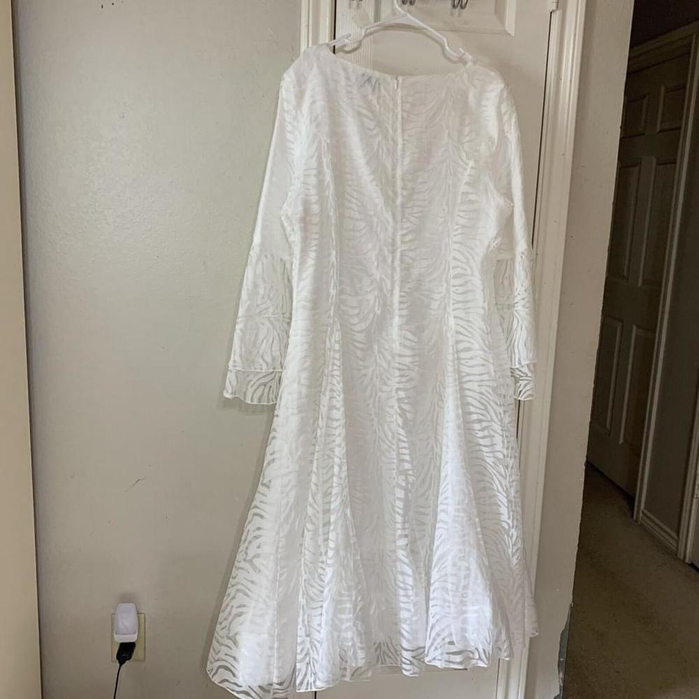 XL Serefina WHITE Beautiful Fully Lined White Lace Fit N Flare Midi Dress - Picture 12 of 13